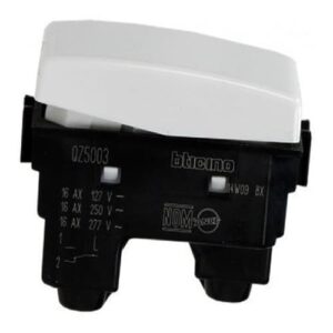 APAGADOR (INTERRUPTOR) ESCALERA QZ5003 3 VIAS 16AX, 127-277V 1 MOD QUINZIÑO MX BTICINO B=20